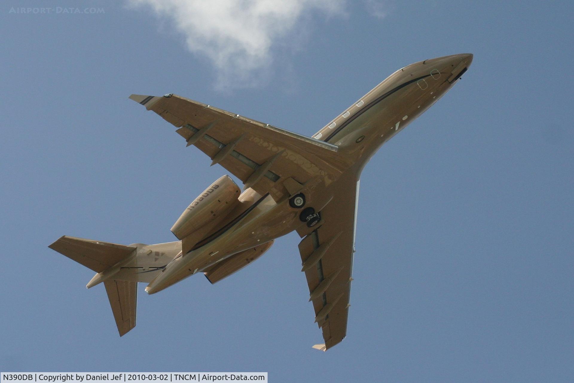 N390DB, 2006 Bombardier Challenger 300 (BD-100-1A10) C/N 20131, N390DB departing TNCM after a long delay