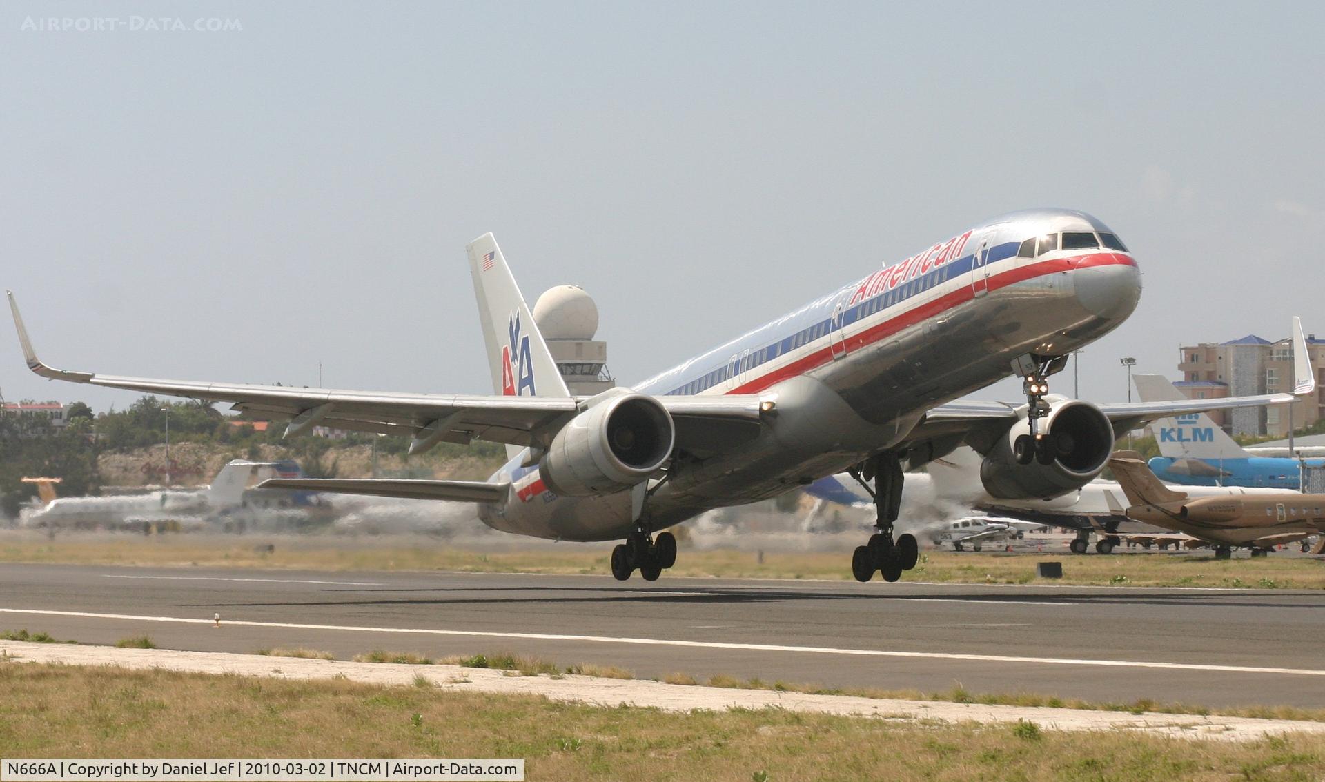 N666A, 1992 Boeing 757-223 C/N 25300, American airlines N666A departing TNCM runway 10