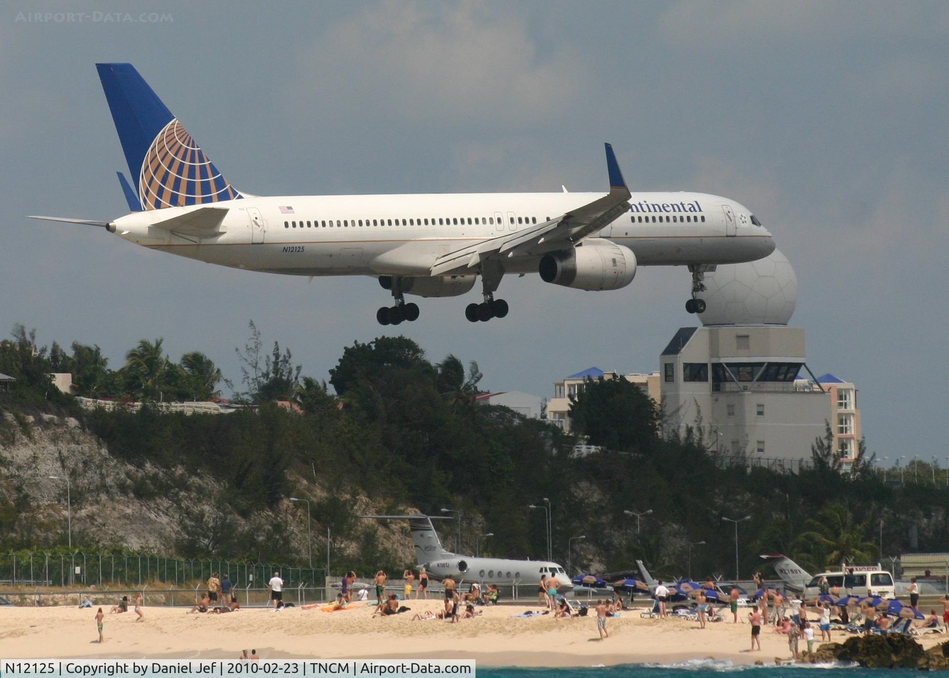 N12125, 1998 Boeing 757-224 C/N 28967, Continental N12125 landing at TNCM