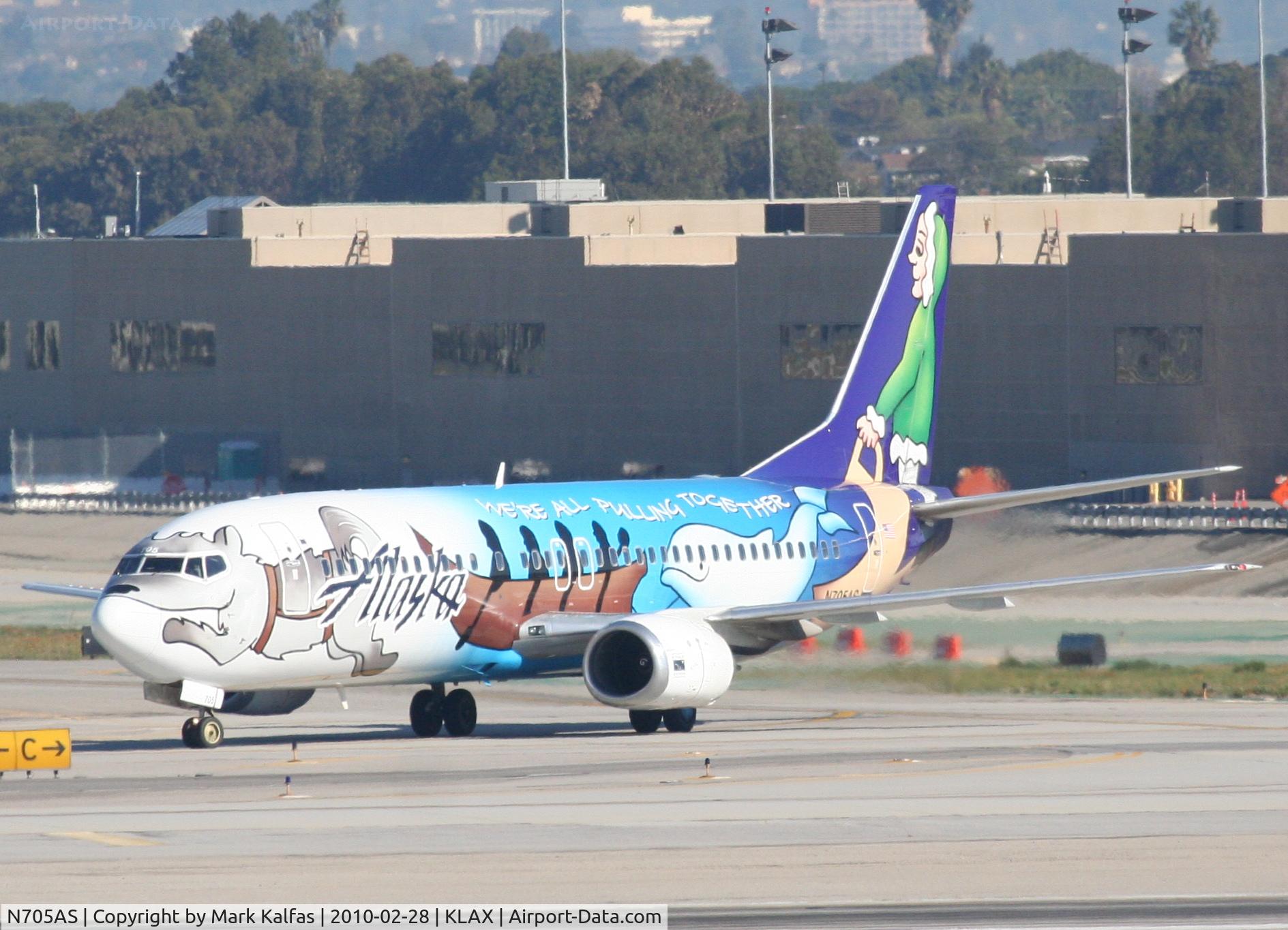 N705AS, 1998 Boeing 737-490 C/N 29318, Alaska Airlines Boeing 737-490, N705AS taxiway Charlie KLAX.