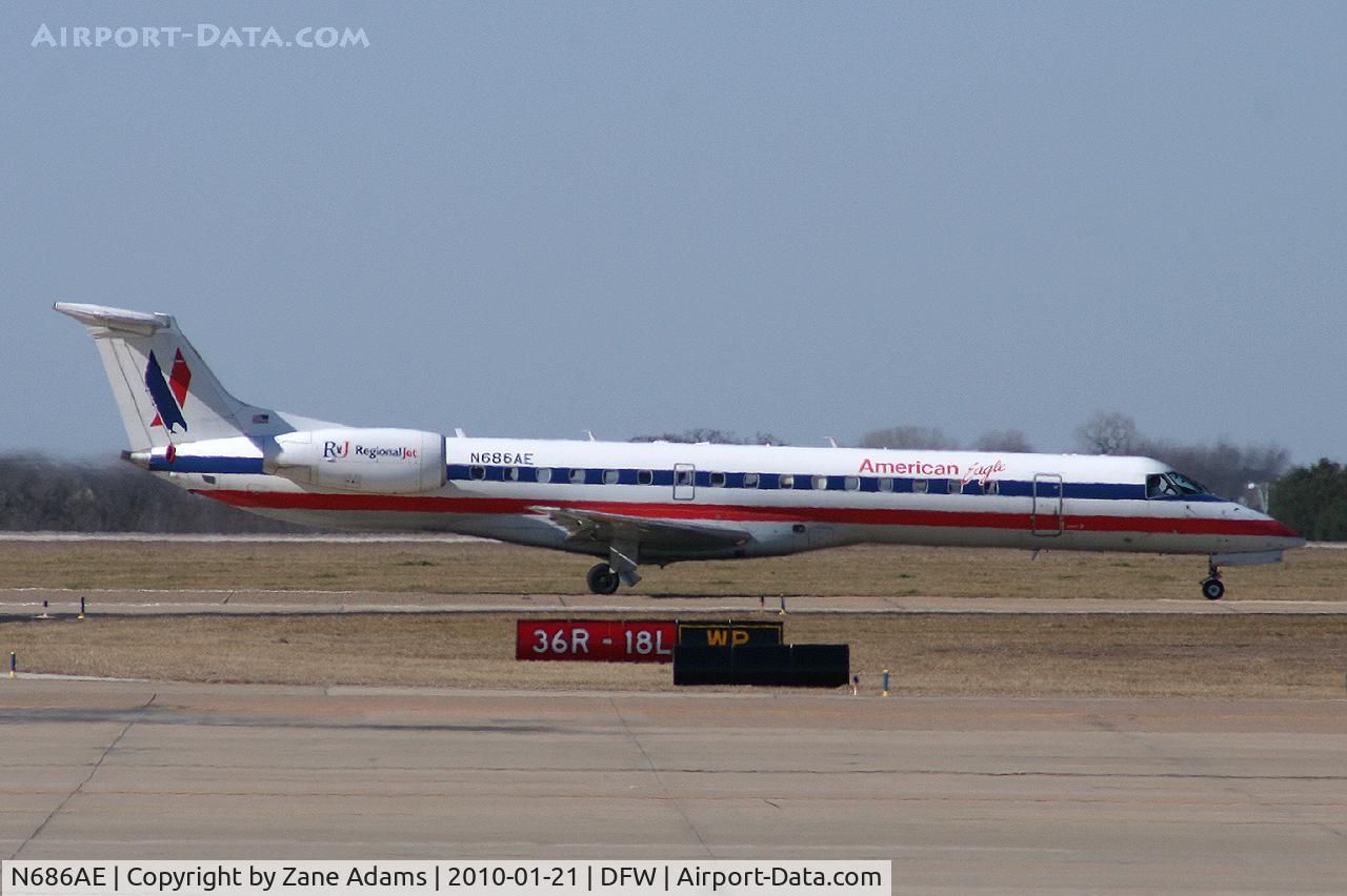 N686AE, 2004 Embraer ERJ-145LR (EMB-145LR) C/N 14500843, American Eagle at DFW