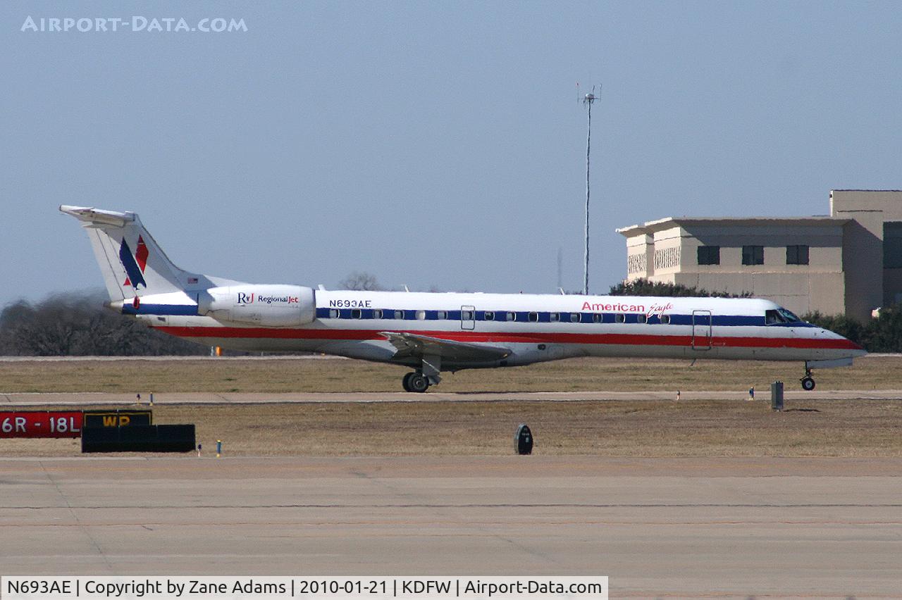 N693AE, 2004 Embraer ERJ-145LR (EMB-145LR) C/N 14500868, American Eagle at DFW