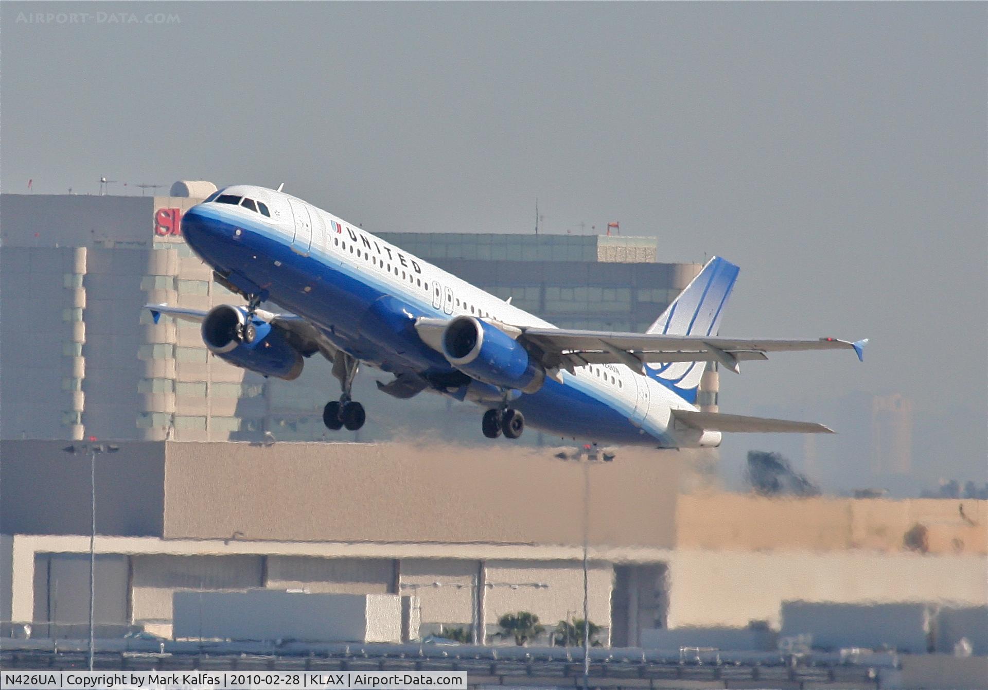 N426UA, 1995 Airbus A320-232 C/N 510, United Airlines Airbus A320-232, UAL946T 25R departure for KIAD.
