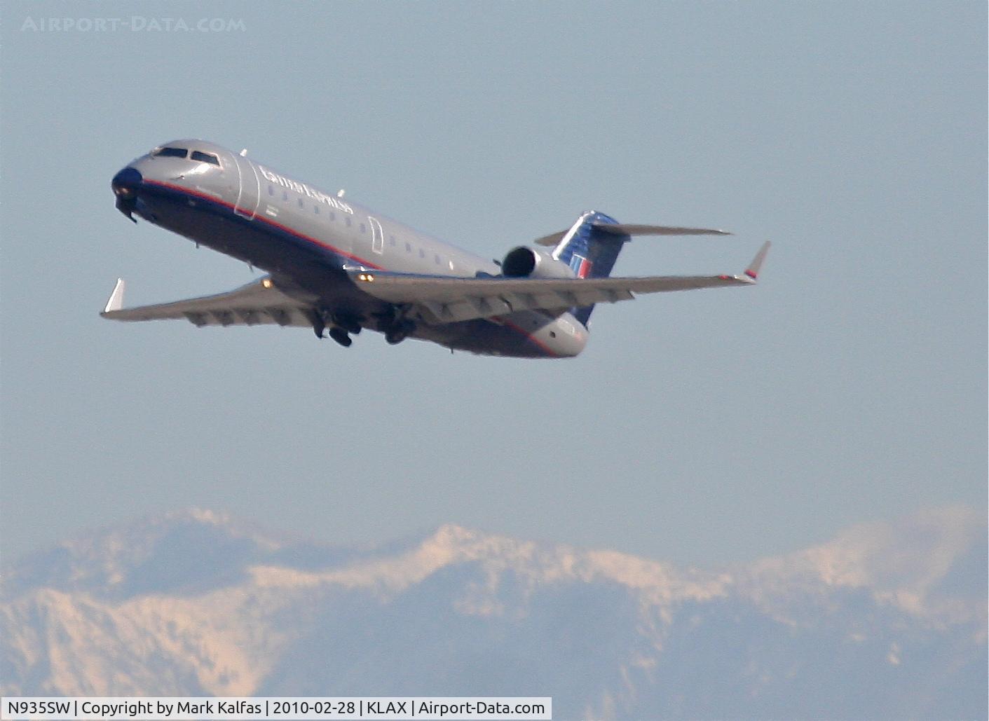 N935SW, 2002 Bombardier CRJ-200LR (CL-600-2B19) C/N 7725, SkyWest Bombardier CL-600-2B19, SKW6248 departing 25R for KSJC.