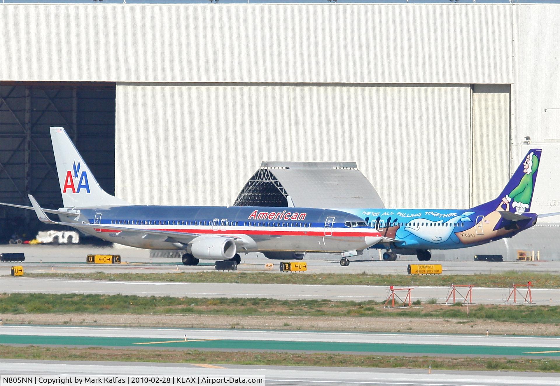 N805NN, 2009 Boeing 737-823 C/N 31075, American Airlines Boeing 737-823, N805NN taxiway Charlie KLAX.