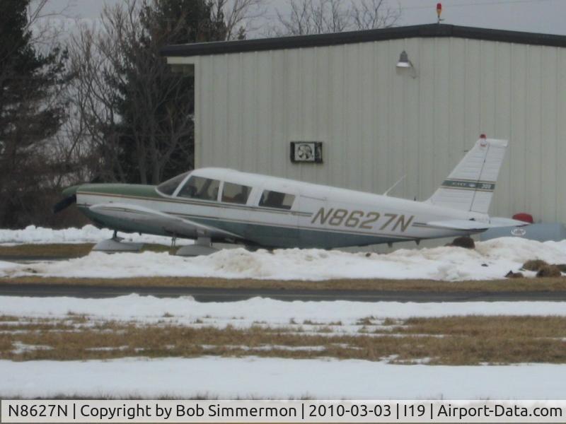 N8627N, 1970 Piper PA-32-300 Cherokee Six C/N 32-7140020, On the ramp at Xenia, Ohio