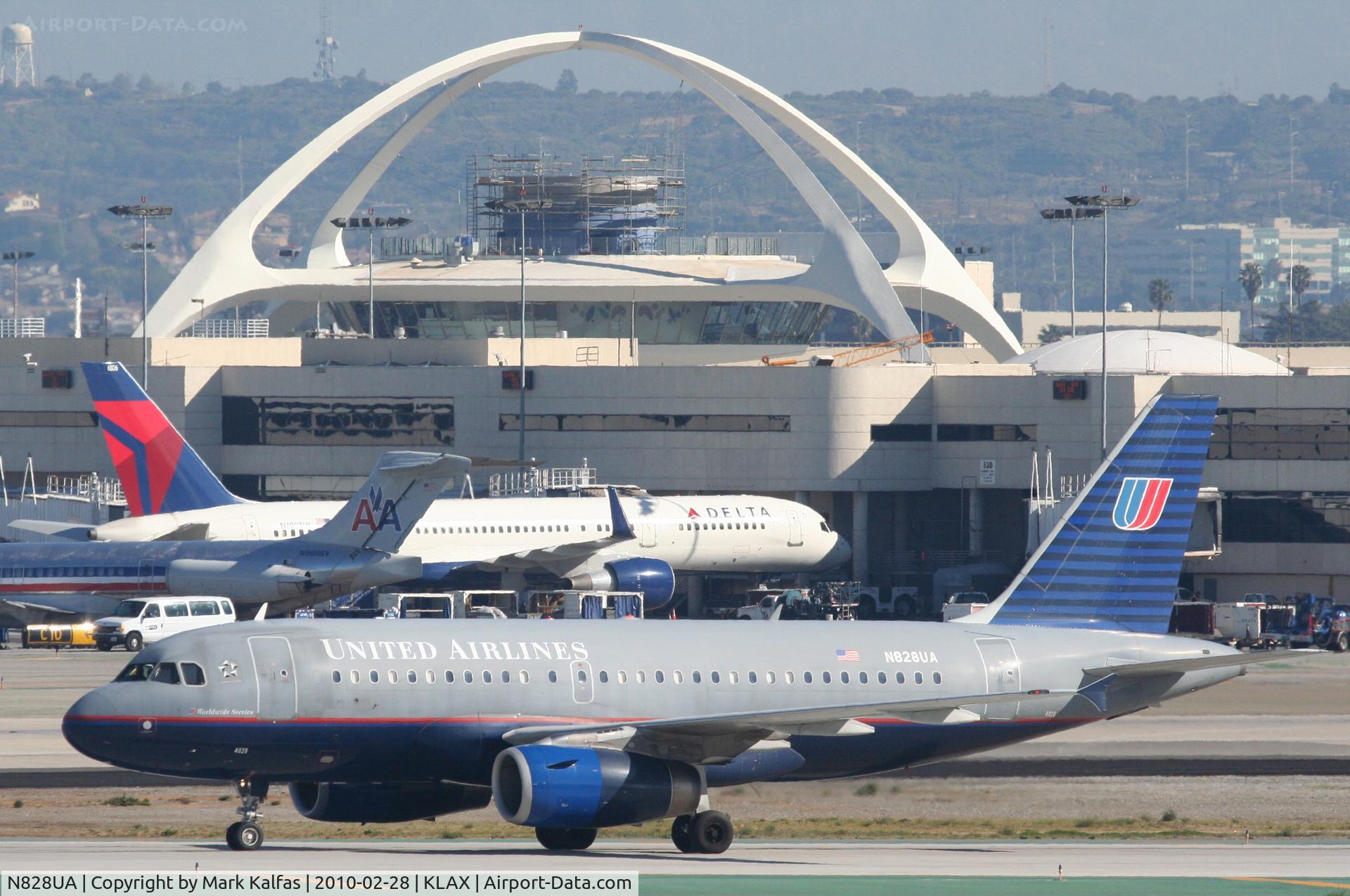 N828UA, 1999 Airbus A319-131 C/N 1031, United Airlines Airbus A319-131, N828UA taxiway Hotel KLAX.