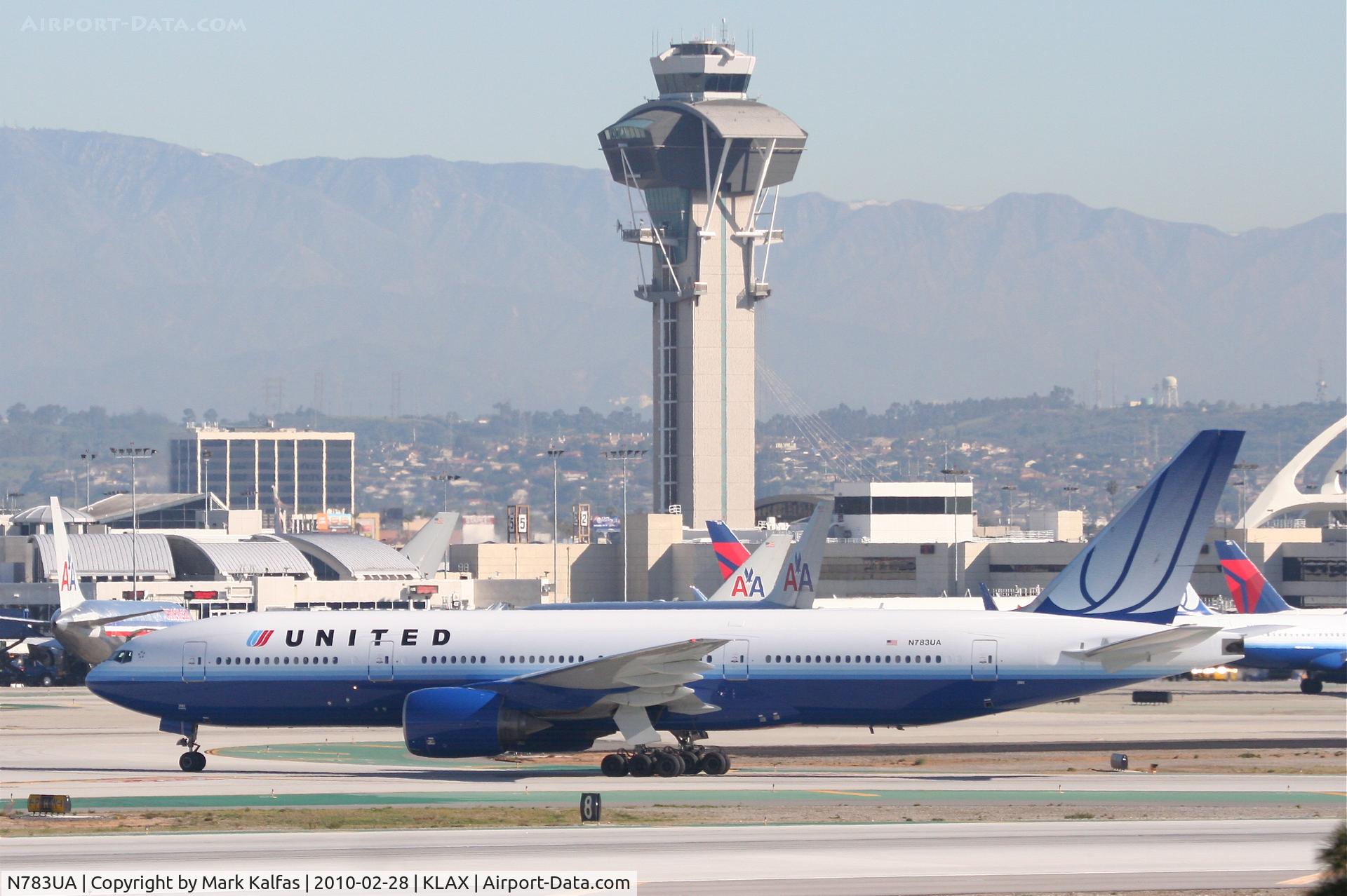 N783UA, 1997 Boeing 777-222/ER C/N 26950, United Airlines Boeing 777-222, N783UA taxiway Hotel KLAX.