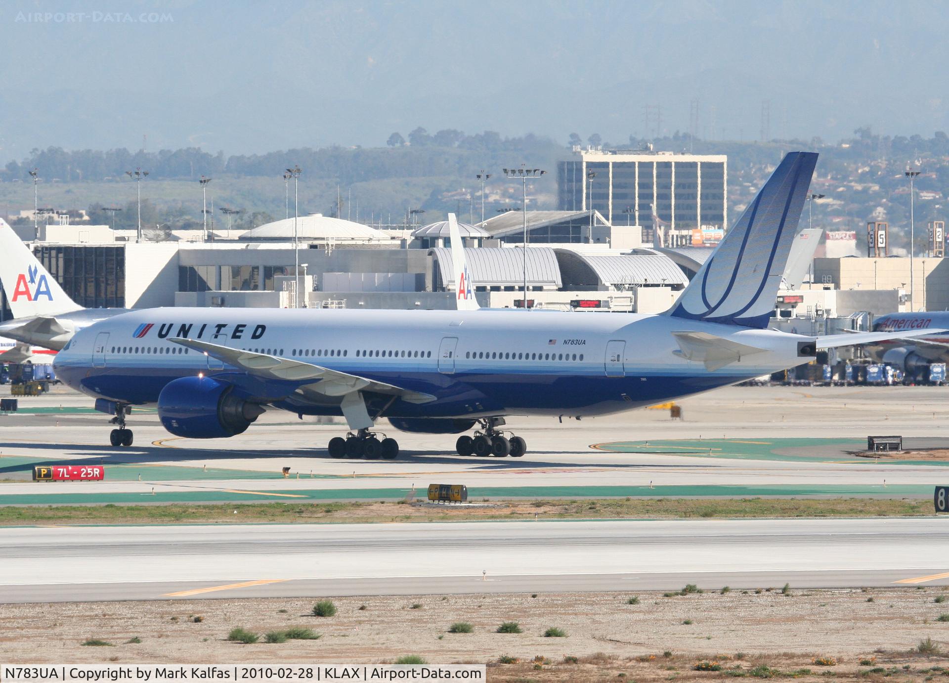 N783UA, 1997 Boeing 777-222/ER C/N 26950, United Airlines Boeing 777-222, N783UA taxiway Papa KLAX.
