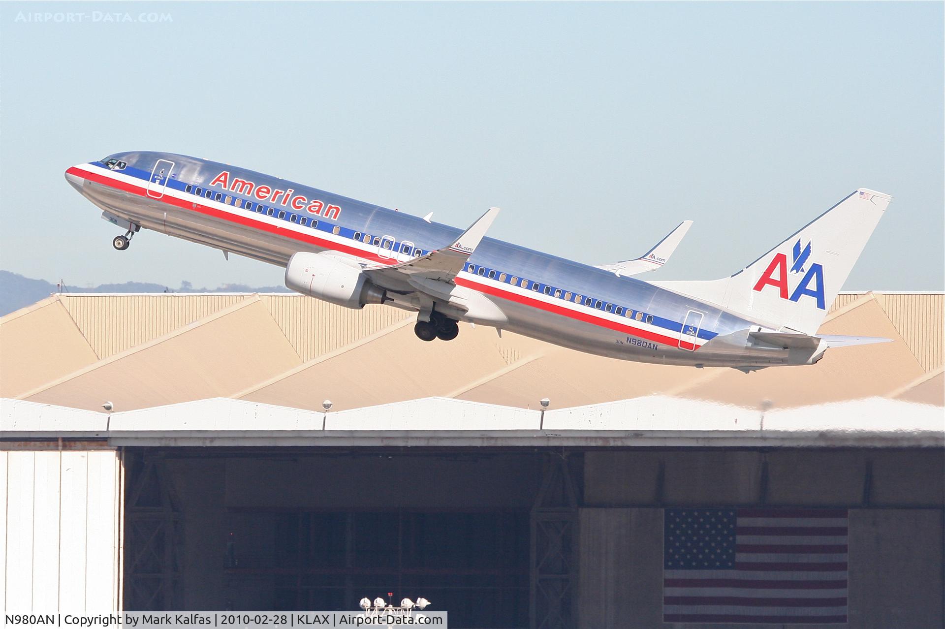 N980AN, 2009 Boeing 737-823 C/N 33203, American Airlines Boeing 757-223, AAL114 25R departure for KEWR.