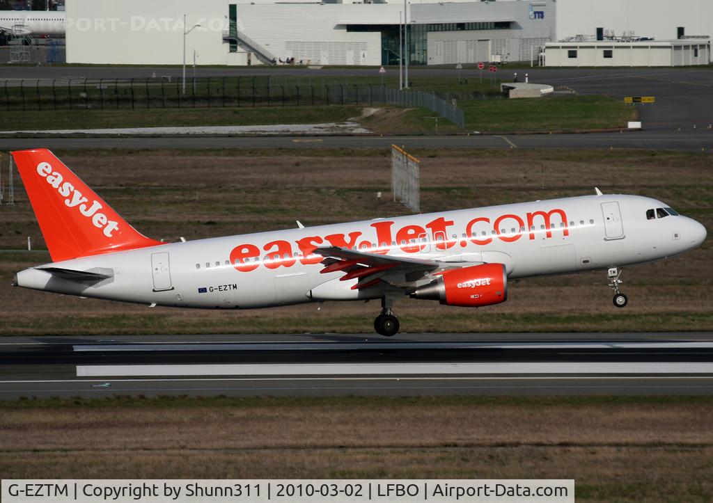 G-EZTM, 2009 Airbus A320-214 C/N 4014, Landing rwy 14R