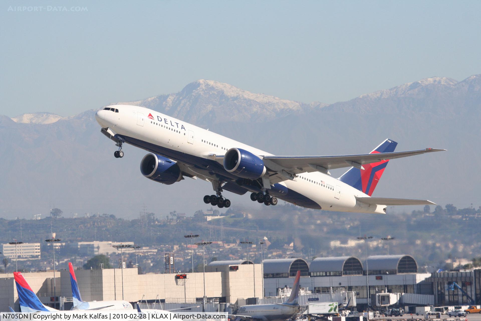 N705DN, 2008 Boeing 777-232/LR C/N 29742, Delta Airlines Boeing 777-232, DAL16 25R departure for KATL.