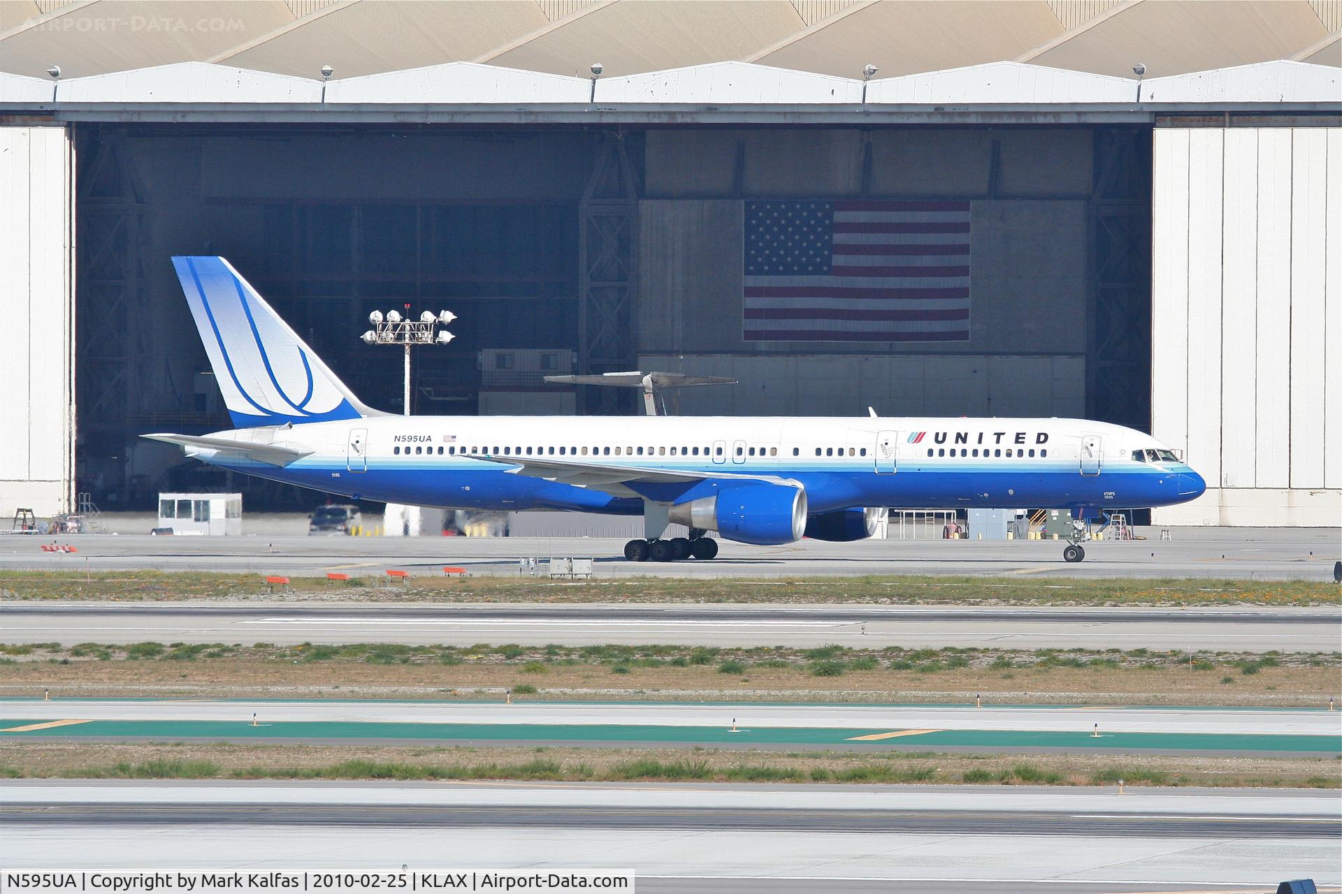N595UA, 1998 Boeing 757-222 C/N 28748, United Airlines Boeing 757-222, N595UA taxiway Bravo KLAX.