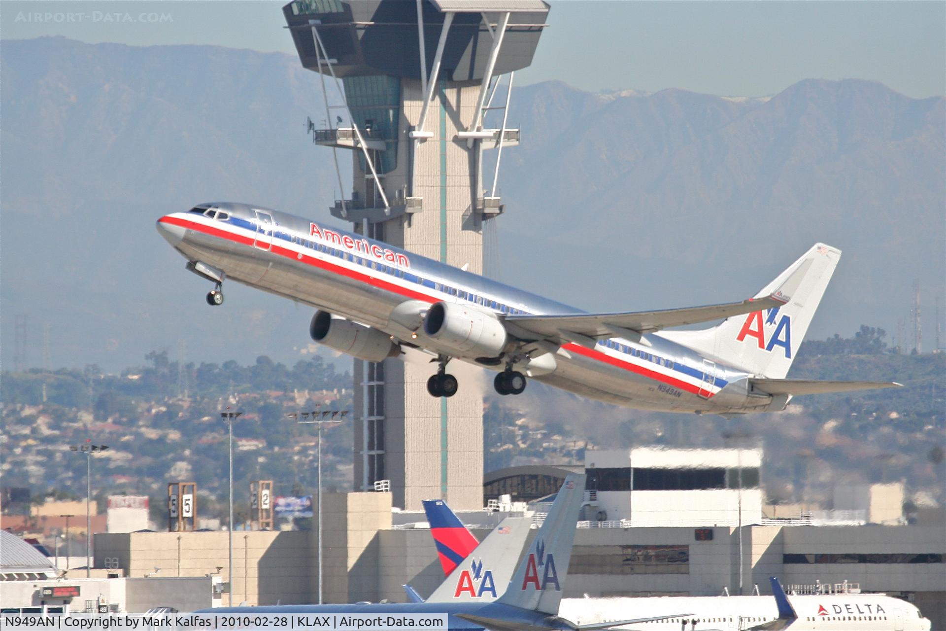 N949AN, 2000 Boeing 737-823 C/N 29537, American Airlines Boeing 737-823, AAL1974 25R departure for KBNA.