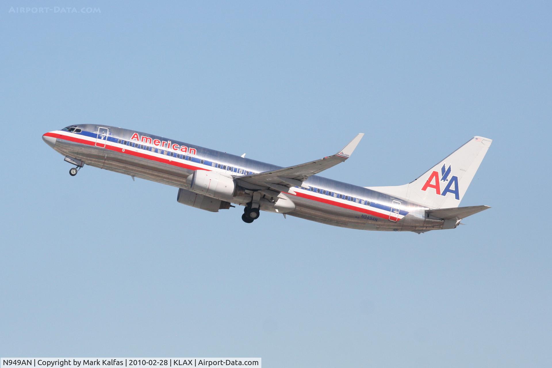 N949AN, 2000 Boeing 737-823 C/N 29537, American Airlines Boeing 737-823, AAL1974 25R departure for KBNA.