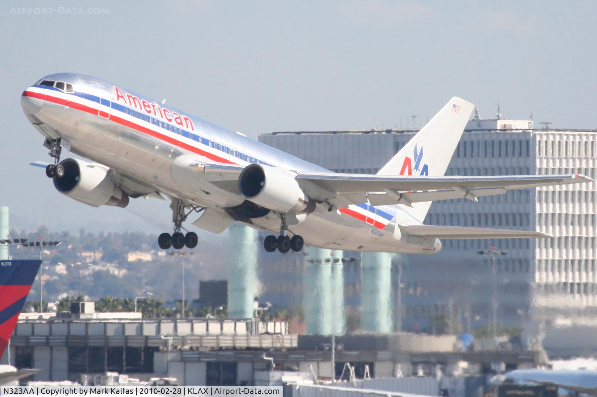 N323AA, Boeing 767-223 C/N 22324, American Airlines Boeing 767-223. AAL2 to KJFK. 25R departure KLAX.