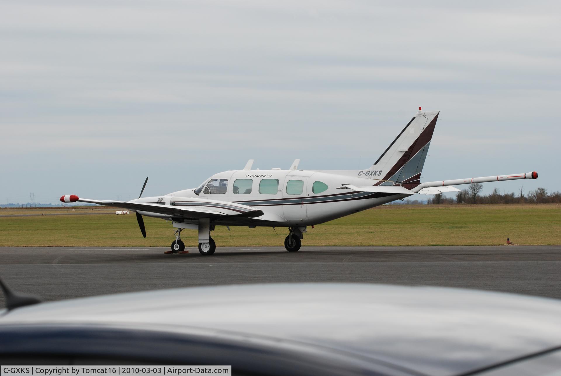 C-GXKS, 1975 Piper PA-31-325 Navajo C/R C/N 31-7512038, LFBN Niort-Souché