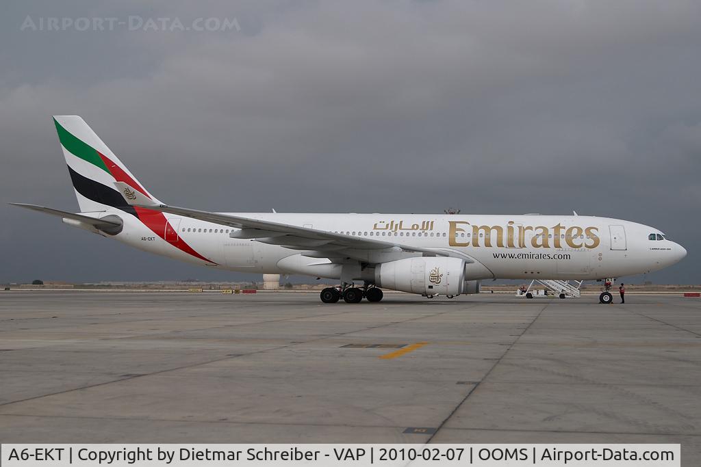 A6-EKT, 1999 Airbus A330-243 C/N 293, Emirates Airbus A330-200