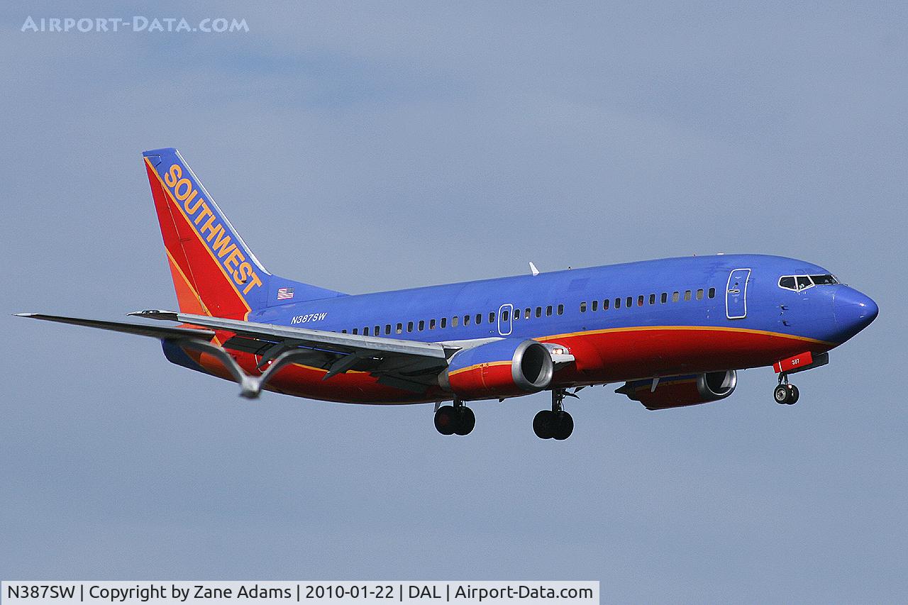 N387SW, 1994 Boeing 737-3H4 C/N 26602, Southwest Airlines landing at Dallas Love Field Airport