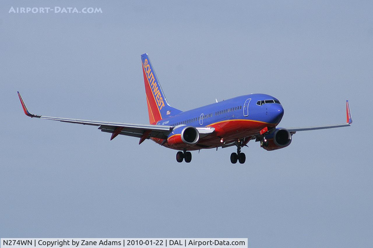 N274WN, 2007 Boeing 737-7H4 C/N 32529, Southwest Airlines landing at Dallas Love Field Airport