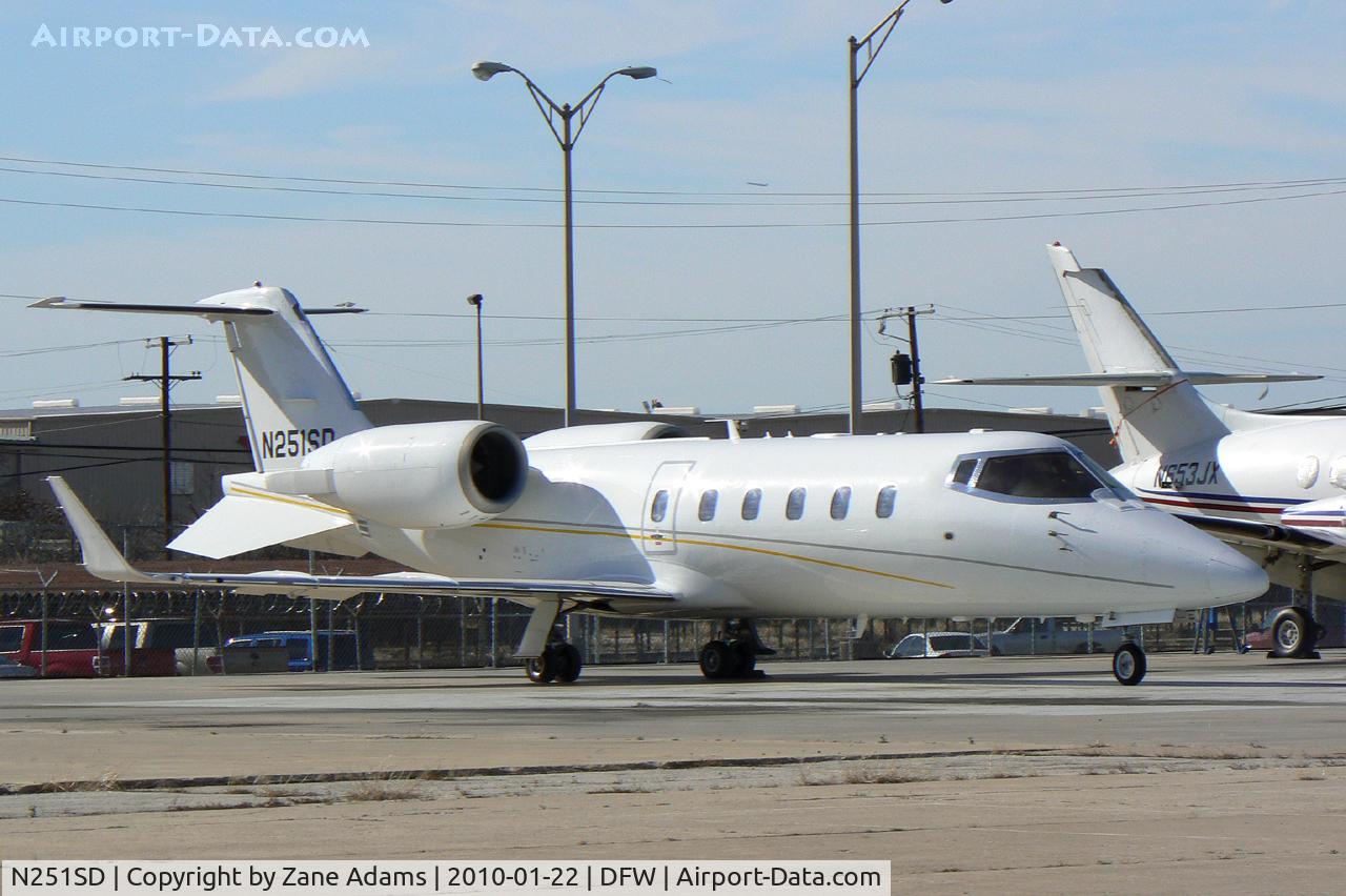 N251SD, 2000 Learjet Inc 60 C/N 60-195, At Dallas Love Field Airport