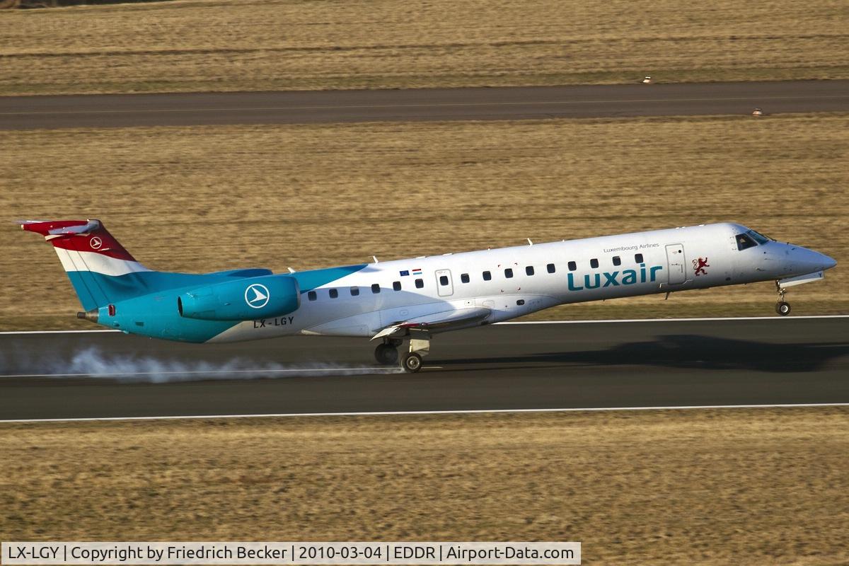 LX-LGY, 2000 Embraer EMB-145LU (ERJ-145LU) C/N 145242, touchdown