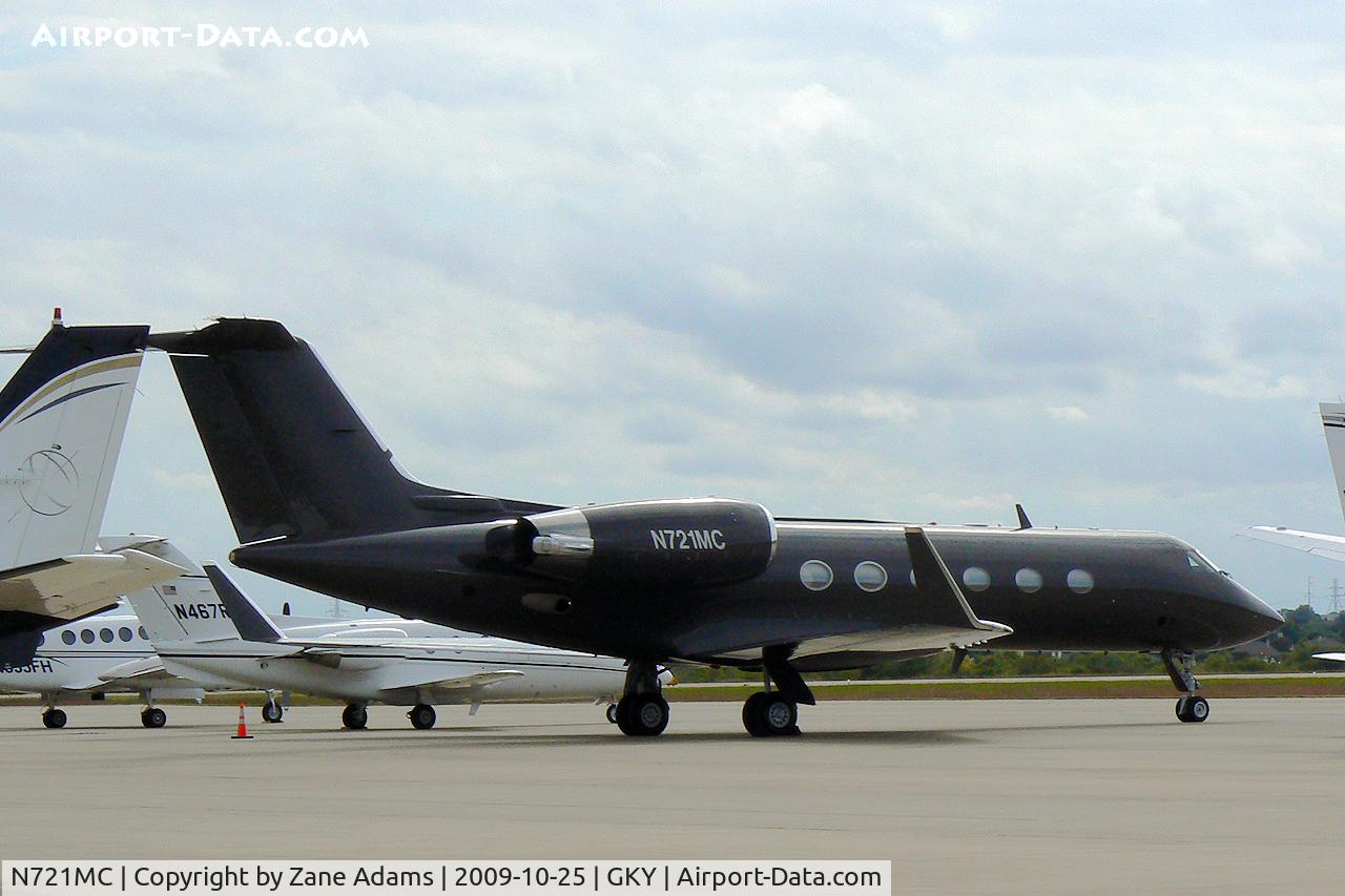 N721MC, 1989 Gulfstream Aerospace G-IV C/N 1110, In town for a Dallas Cowboys football game.