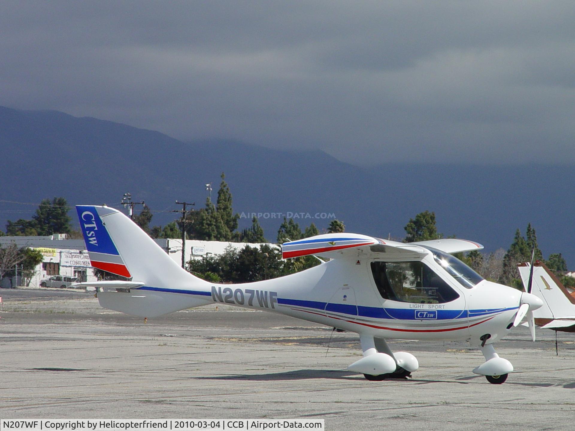 N207WF, 2007 Flight Design CTSW C/N 07-02-08, Parked at Cable