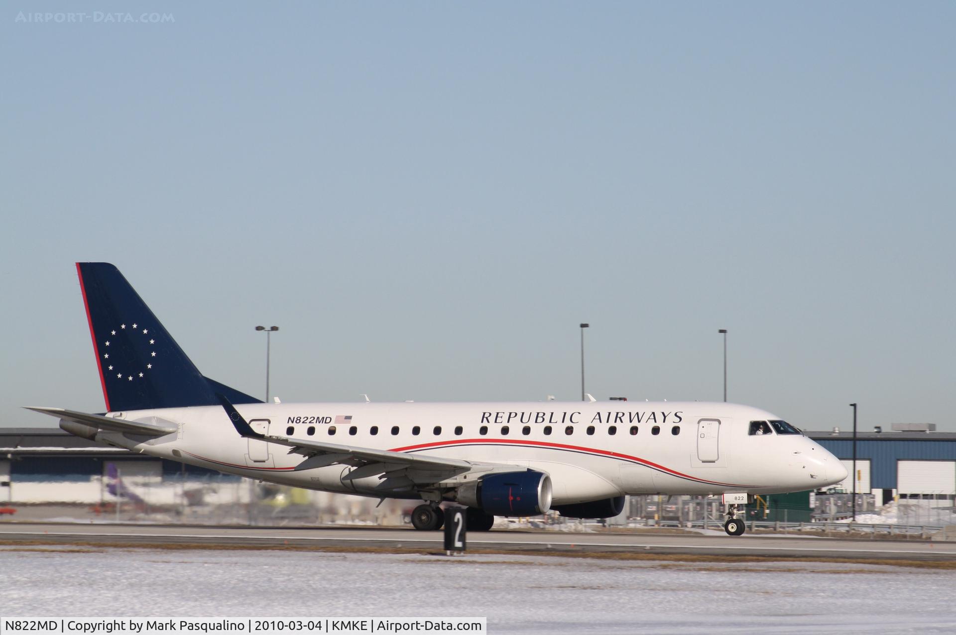 N822MD, 2004 Embraer 170SU (ERJ-170-100SU) C/N 17000043, ERJ 170-100SU