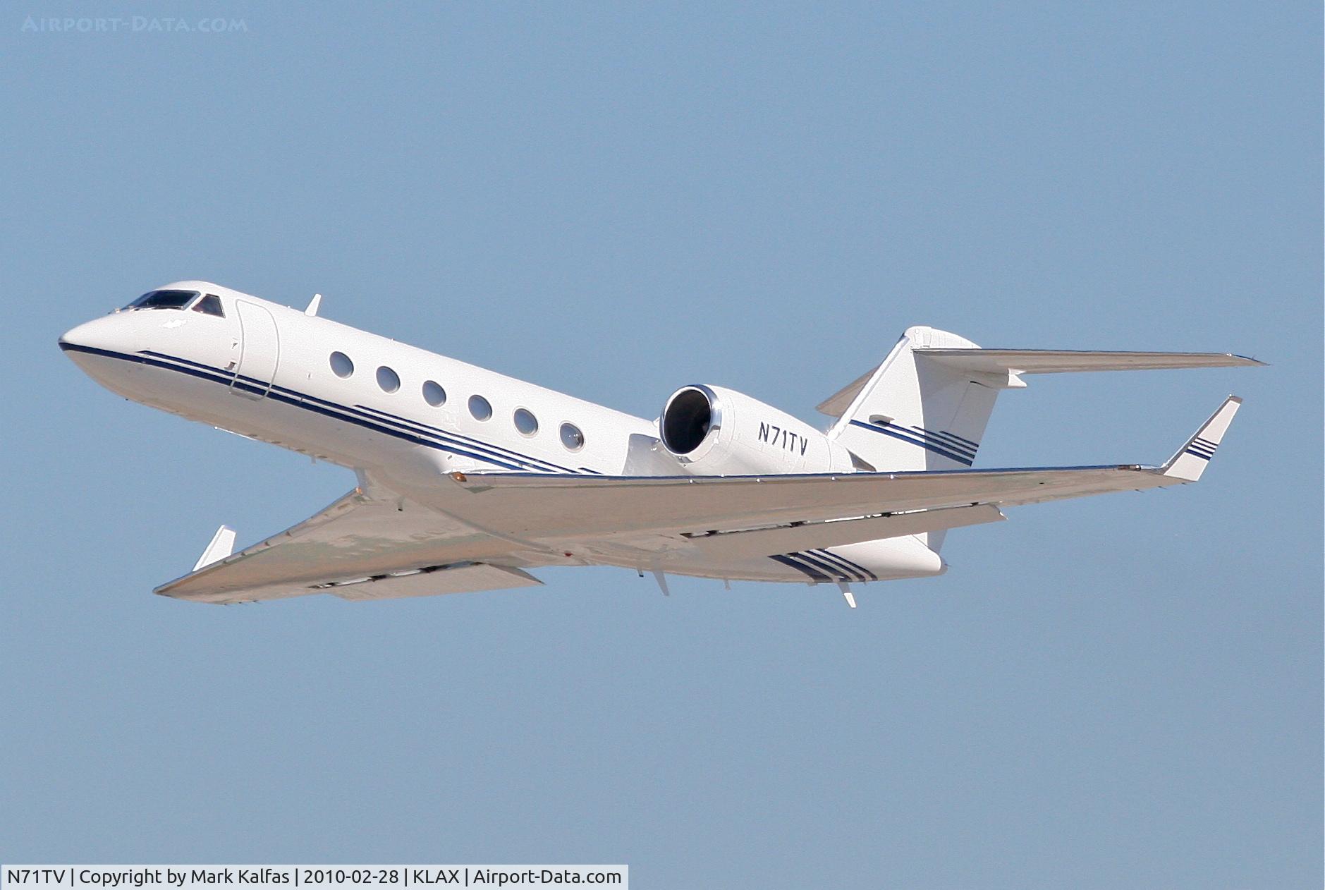N71TV, 2000 Gulfstream Aerospace G-IV C/N 1430, Direct TV Gulfstream Aerospace G-IV, N71TV 25L departure KLAX.