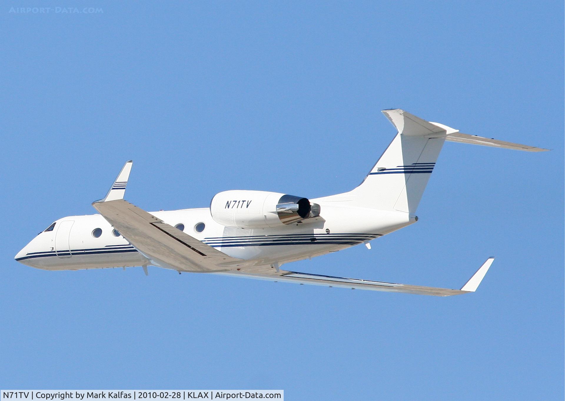 N71TV, 2000 Gulfstream Aerospace G-IV C/N 1430, Direct TV Gulfstream Aerospace G-IV, N71TV 25L departure KLAX.