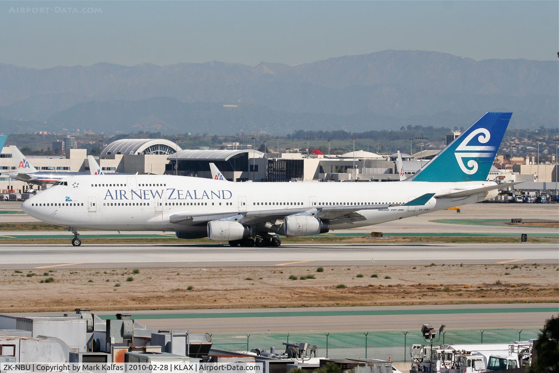 ZK-NBU, 1992 Boeing 747-419 C/N 25605, Air New Zealnd Boeing 747-419, ZK-NBU touching down 25L KLAX.