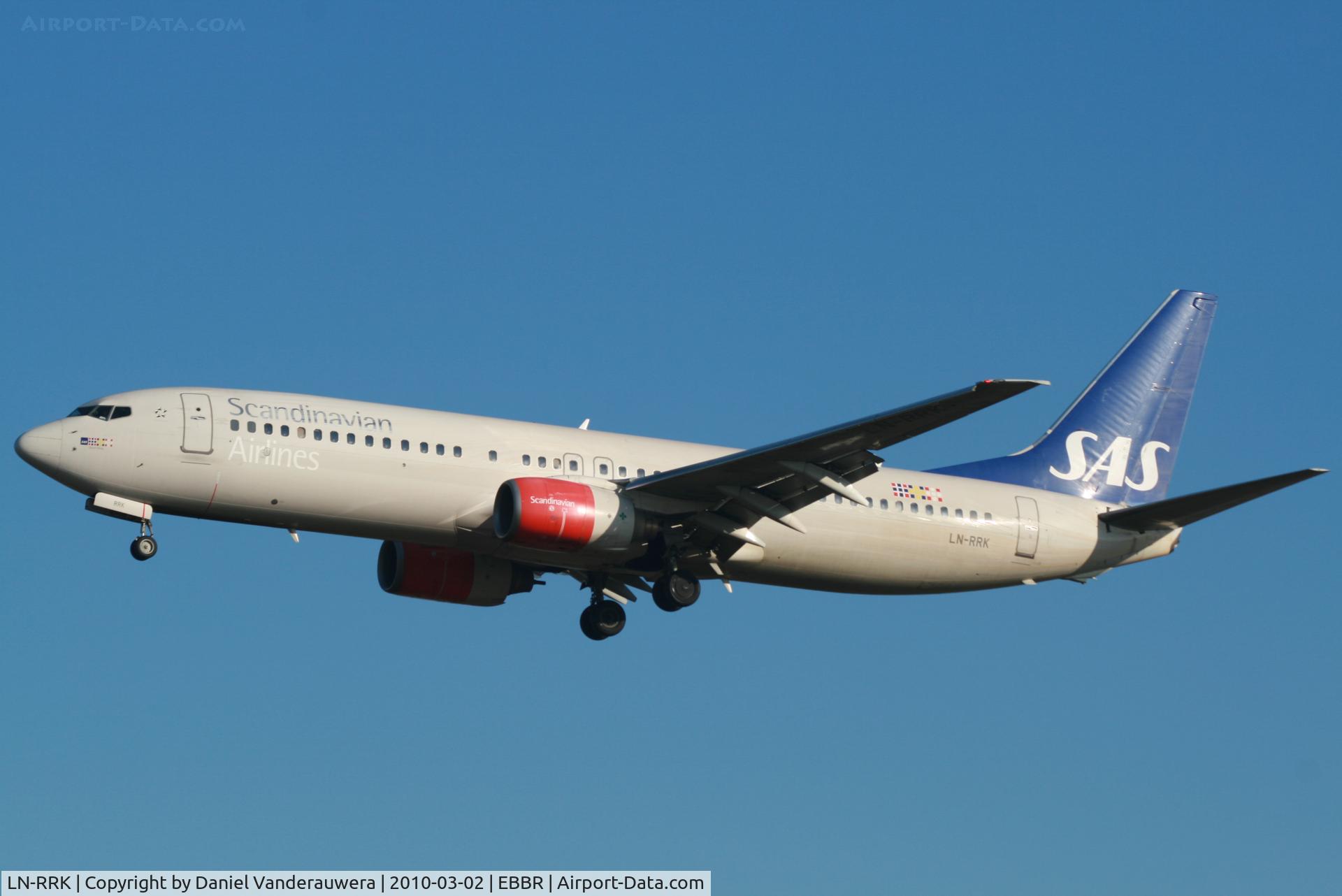 LN-RRK, 2002 Boeing 737-883 C/N 32278, Arrival of flight SK589 to RWY 25L