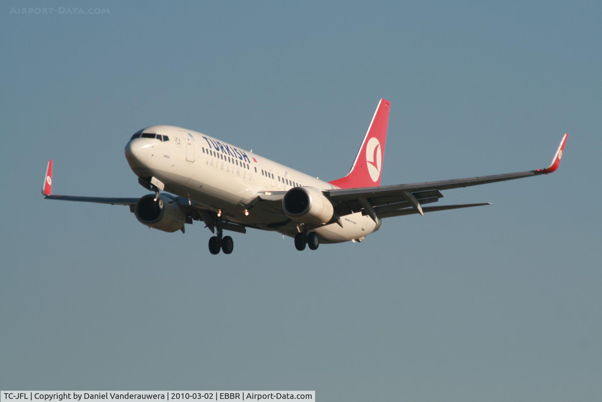 TC-JFL, 1999 Boeing 737-8F2 C/N 29774/269, Arrival of flight TK1937 to RWY 25L