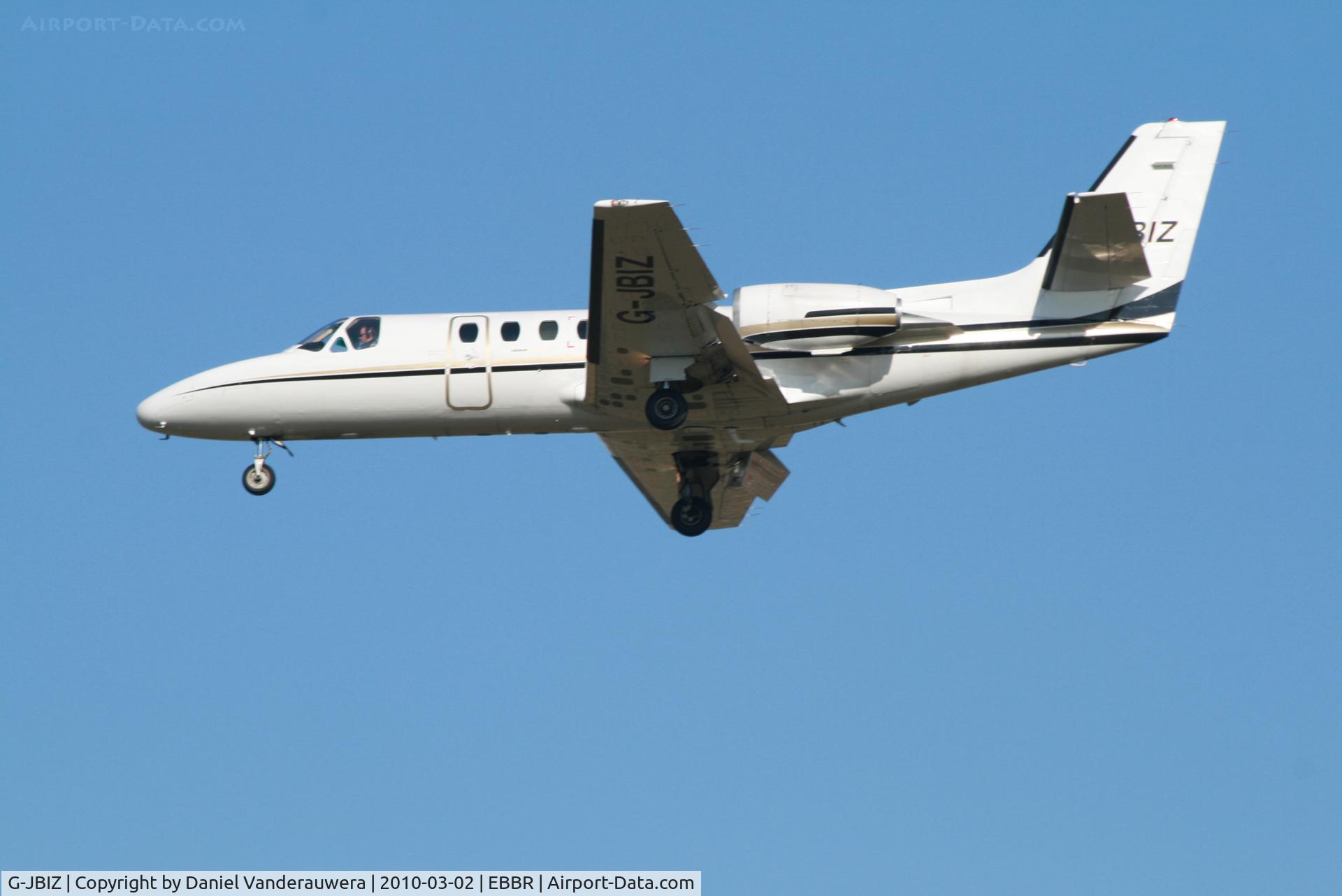 G-JBIZ, 1979 Cessna 550 Citation II C/N 550-0073, Descending to RWY 25L