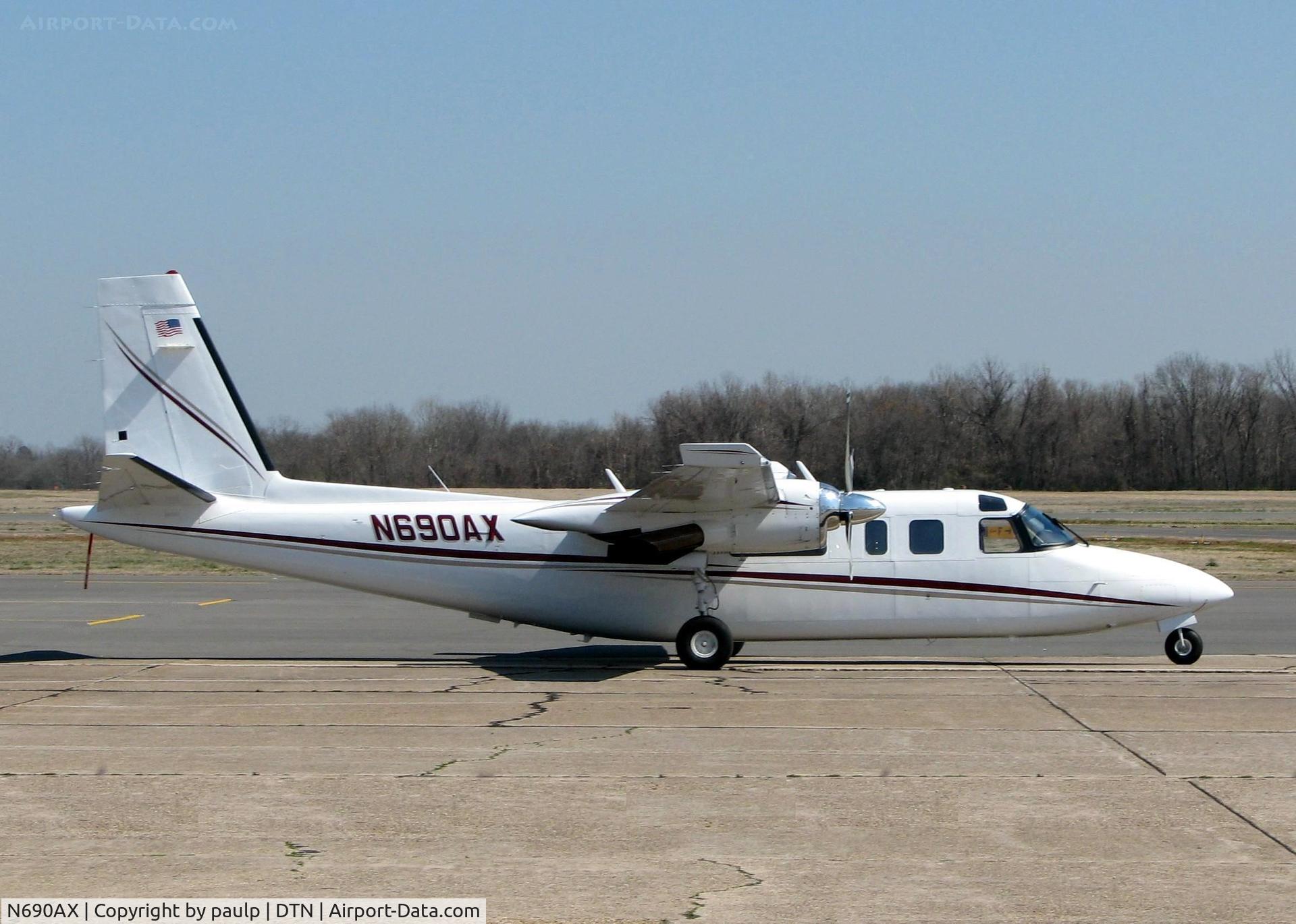 N690AX, 1977 Rockwell International 690B C/N 11384, At Downtown Shreveport.