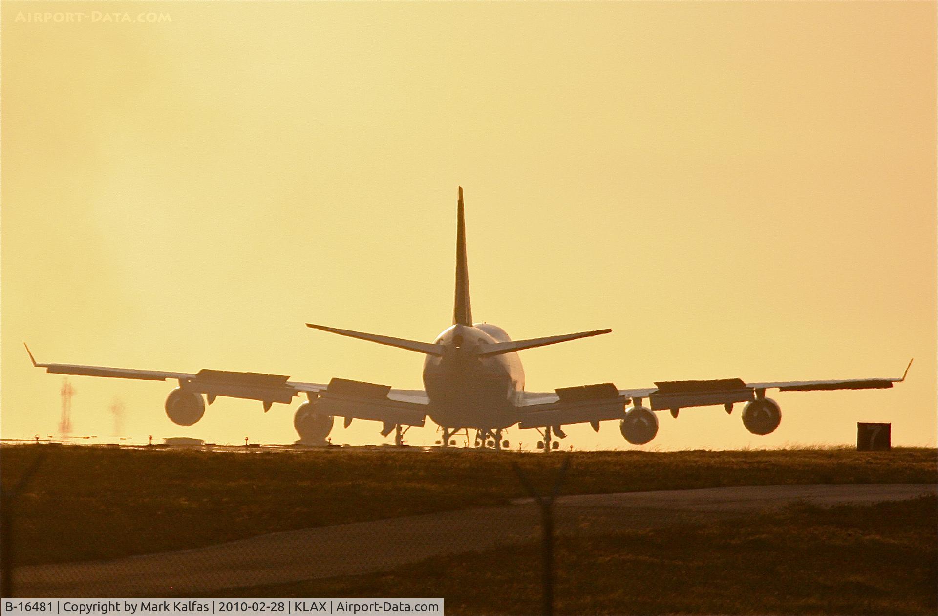 B-16481, Boeing 747-45EF (SCD) C/N 30607, EVA Air Cargo Boeing 747-45EF (SCD), EVA612 arriving 24L from PANC.
