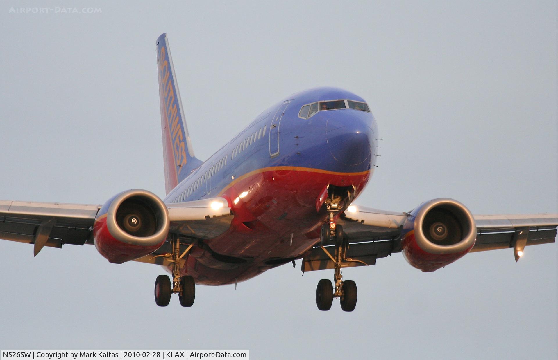 N526SW, 1992 Boeing 737-5H4 C/N 26568, Southwest Airlines Boeing 737-3H4, SWA421 from KLAS, 24R approach KLAX.