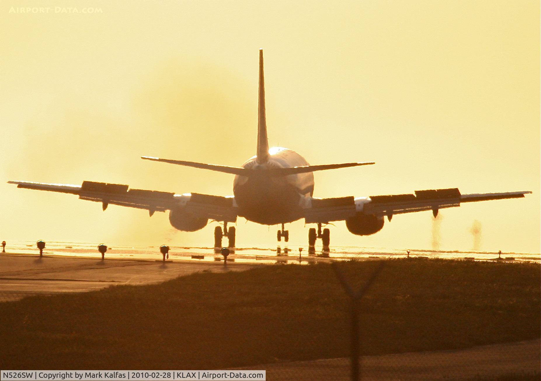 N526SW, 1992 Boeing 737-5H4 C/N 26568, Southwest Airlines Boeing 737-3H4, SWA421 from KLAS, 24R approach KLAX.