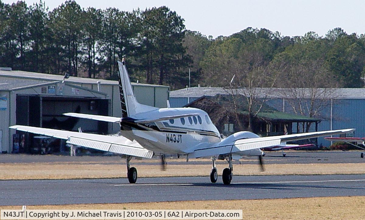 N43JT, 1967 Beech 65-A90 C/N LJ-286, After landing on RWY32 at 6A2