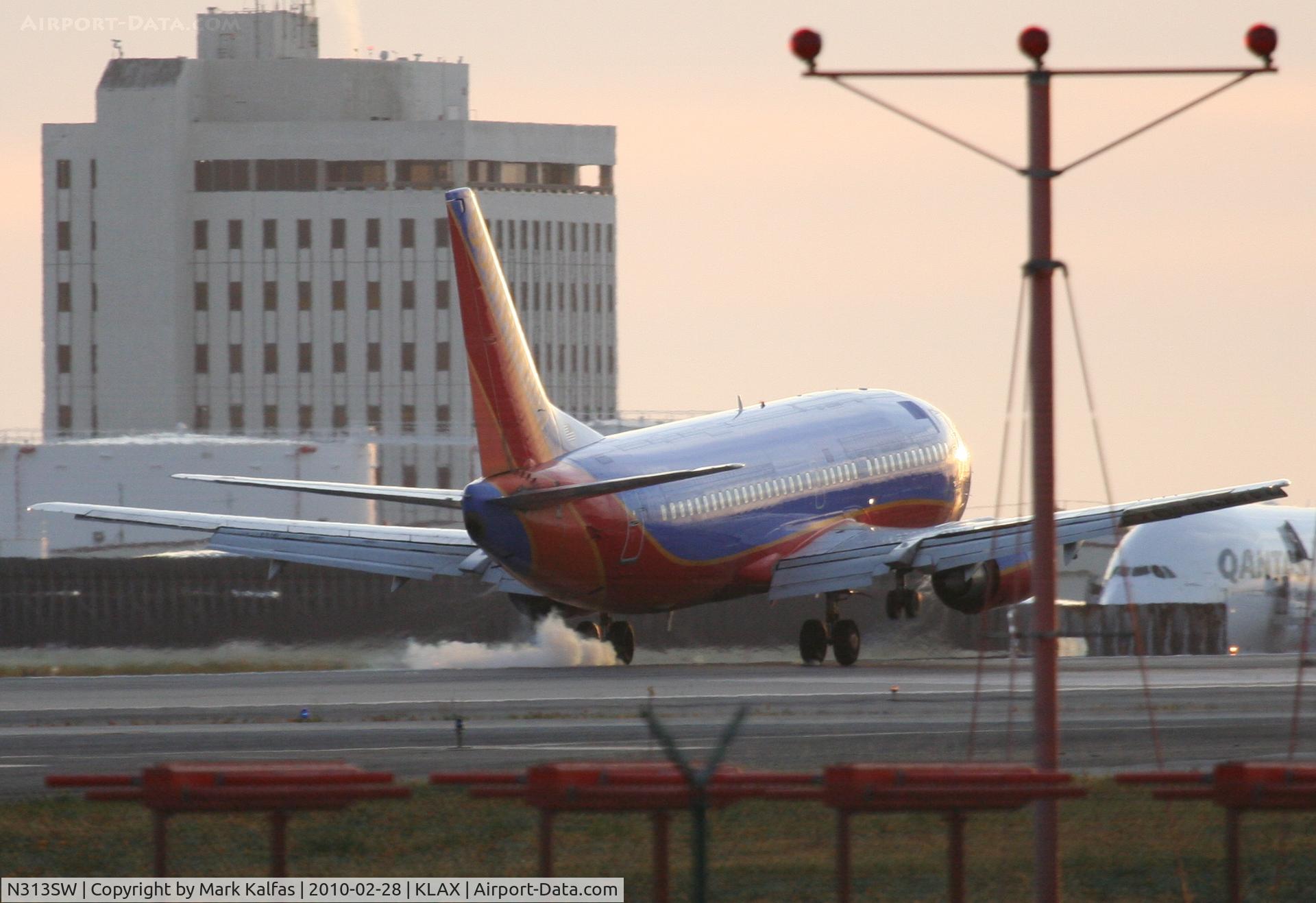 N313SW, 1986 Boeing 737-3H4 C/N 23335, Southwest Airlines Boeing 737-3H4, SWA644 from KSFO, 24L approach KLAX.