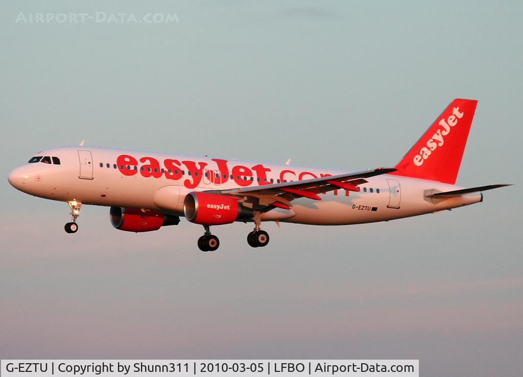 G-EZTU, 2010 Airbus A320-214 C/N 4233, Landing rwy 32R