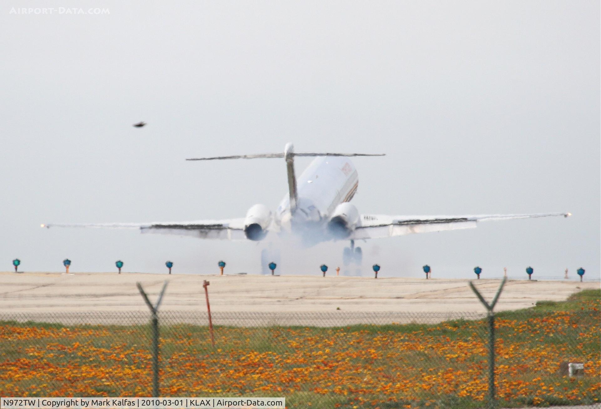 N972TW, 1999 McDonnell Douglas MD-83 (DC-9-83) C/N 53622, American Airlines Mcdonnell Douglas DC-9-83(MD-83), AAL1910 arriving from KSFO on 24R KLAX.