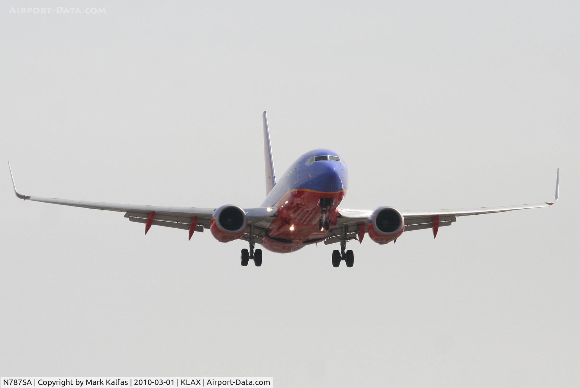 N787SA, 2000 Boeing 737-7H4 C/N 29812, Southwest Airlines Boeing 737-7H4, SWA2272 from KOAK, 24R approach KLAX.