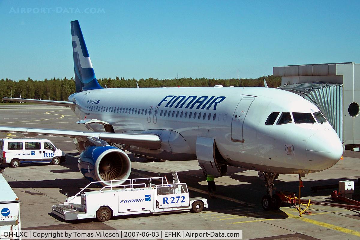 OH-LXC, 2001 Airbus A320-214 C/N 1544, 