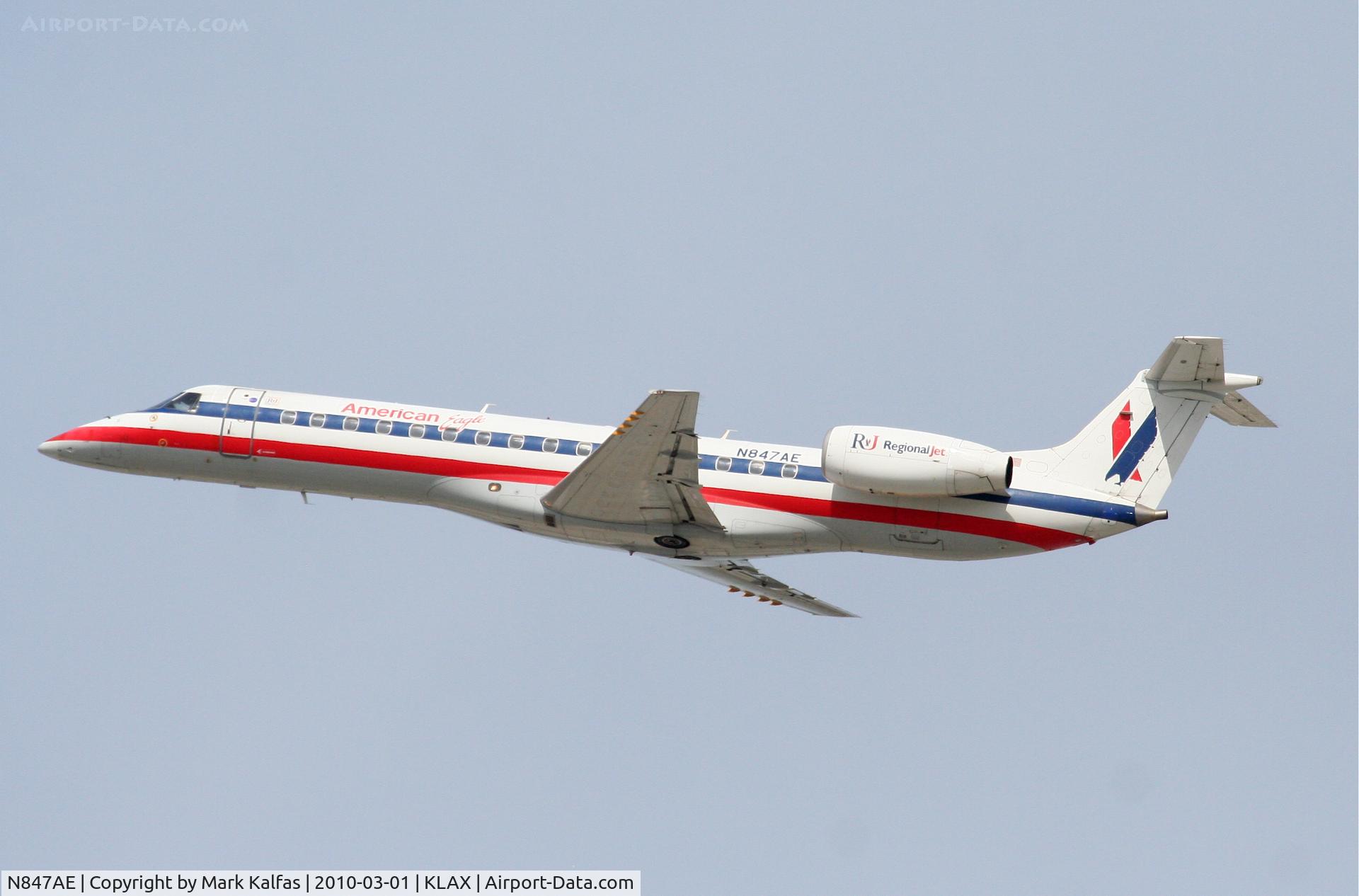 N847AE, 2003 Embraer ERJ-140LR (EMB-135KL) C/N 145707, American Eagle Embraer EMB-135KL, EGF3018 departing 25R for KSAN.