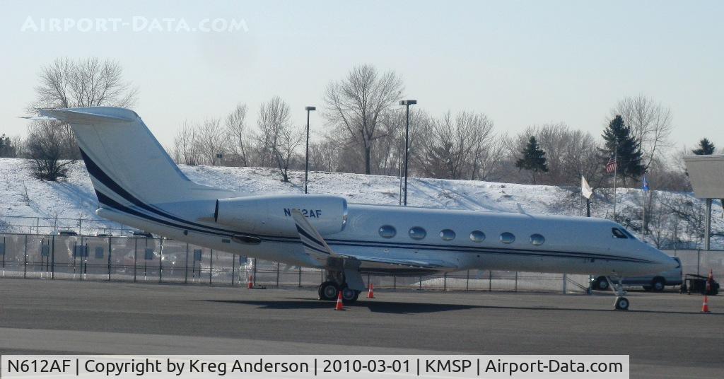 N612AF, 2006 Gulfstream Aerospace GIV-X (G450) C/N 4069, At Signature Flight Support.