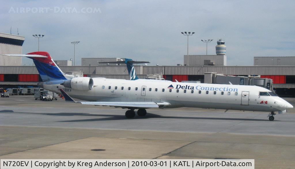 N720EV, 2003 Bombardier CRJ-701 (CL-600-2C10) Regional Jet C/N 10115, Taxiing at ATL.