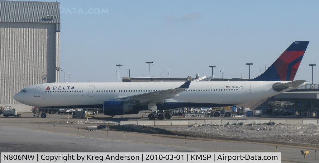 N806NW, 2004 Airbus A330-323 C/N 578, Parked at the Delta hangars.