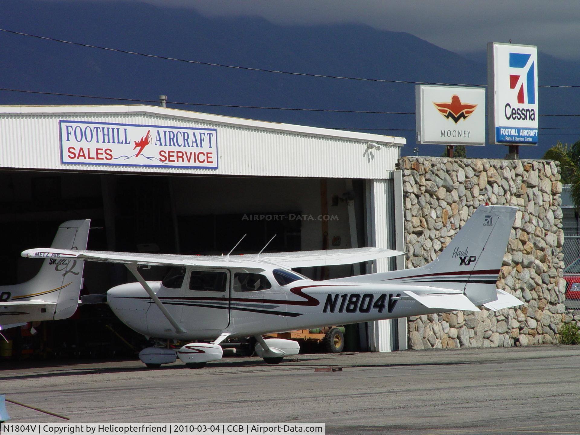 N1804V, 1976 Cessna R172K Hawk XP C/N R1722214, Parked at Foothill Aircraft